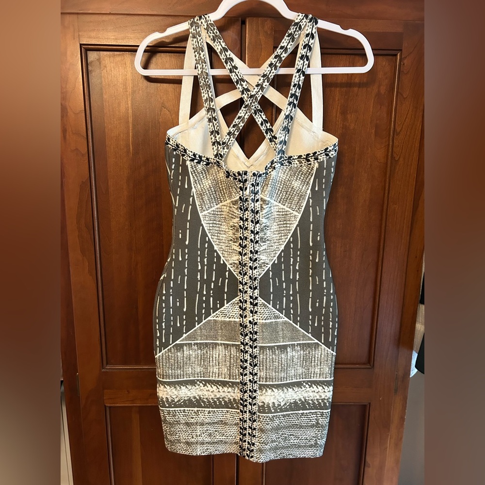 Sara Boo Cut Out Halter dress size S. Bandage style Bodycon dress. White/black. - Picture 2 of 16